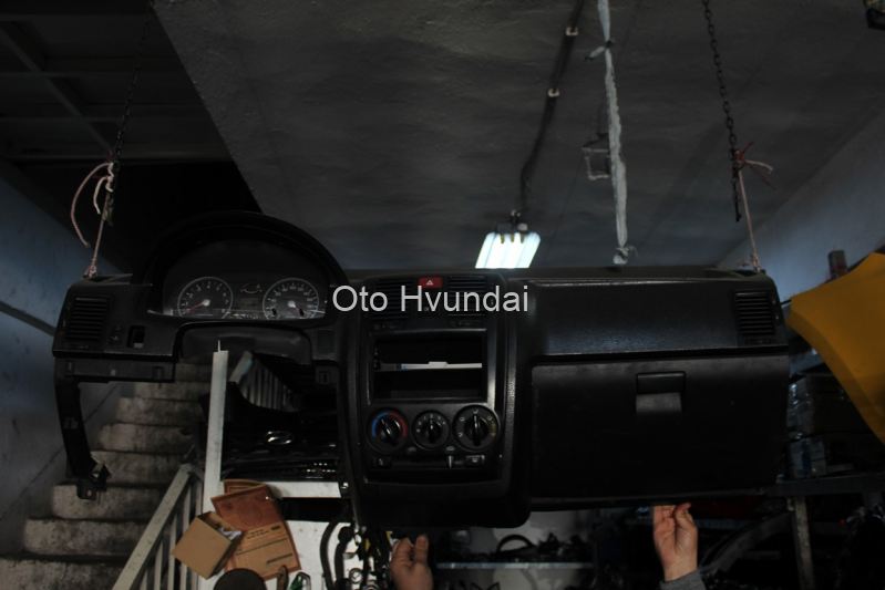 Hyundai Accent  Dolu Göğüs Çıkma Orjinal