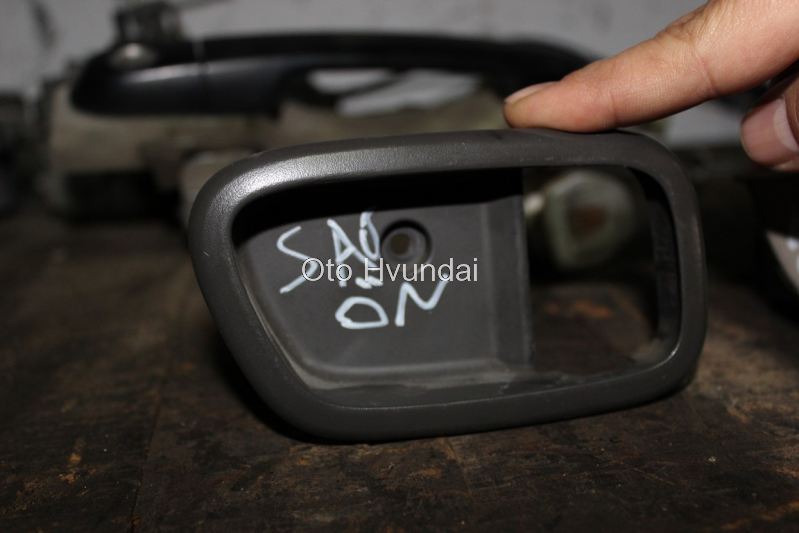 Hyundai Accent Era Sağ Ön Kapı İç Kolu